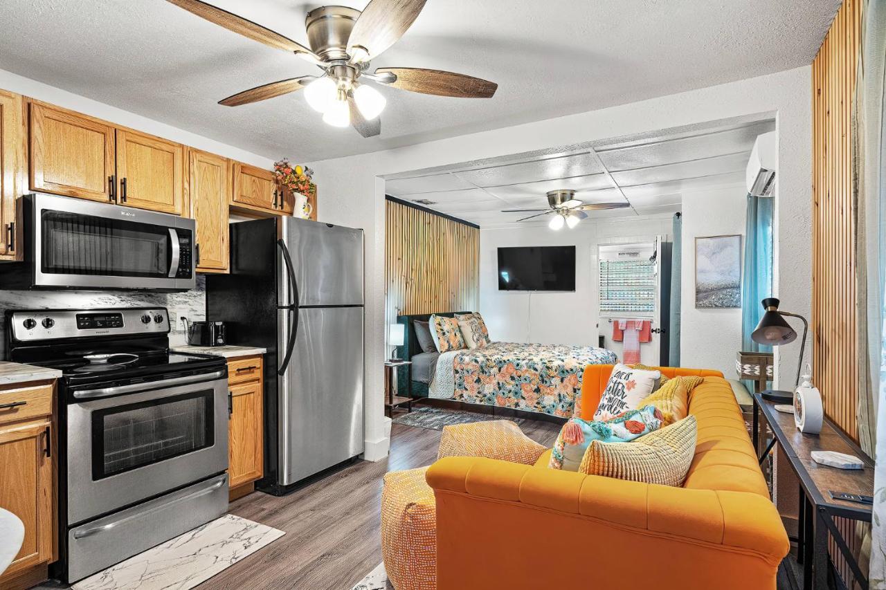 Holiday home Orange Blossom Place-walk To Shops Bars & Food Tampa